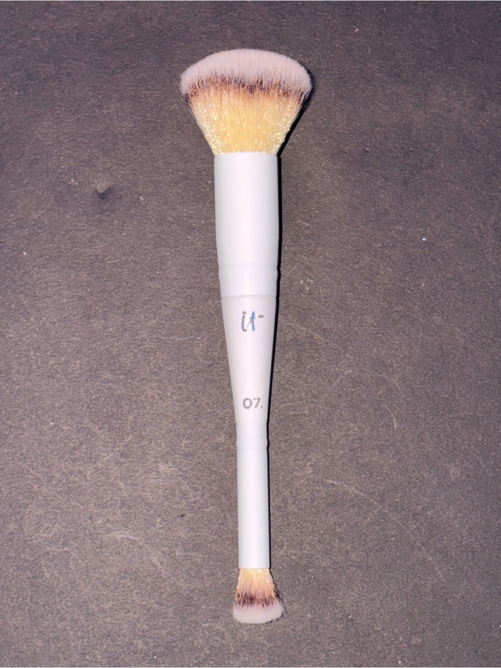 New it cosmetics Dual Makeup & Conceal Brush